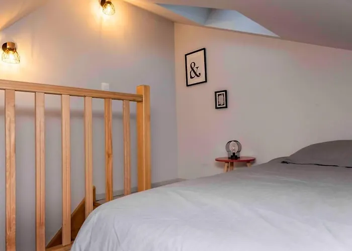 Triplex 5 Personnes Au Calme Apartment Caen