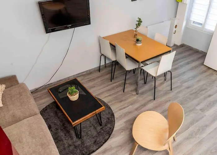 Triplex 5 Personnes Au Calme Apartment Caen